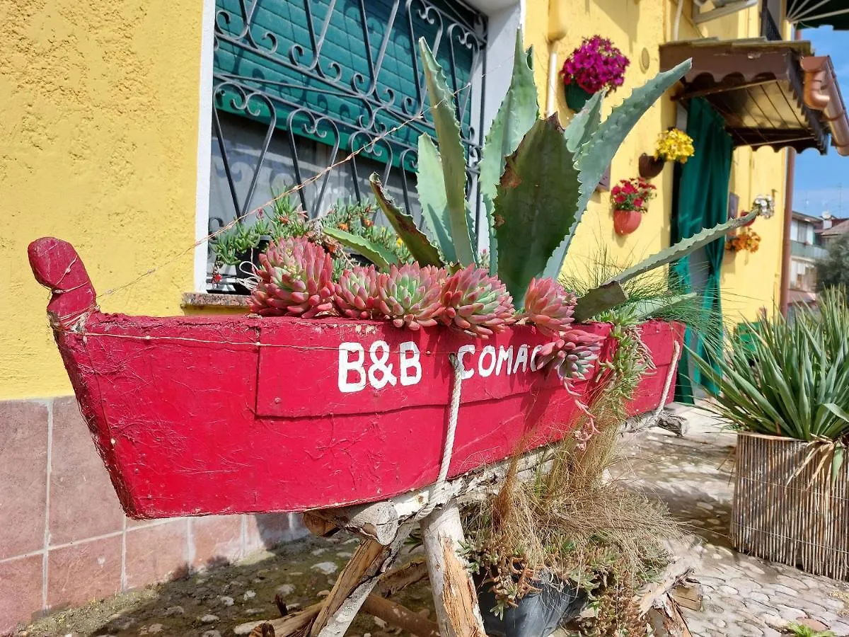 B&B كوماكيو فندق مبيت وإفطار